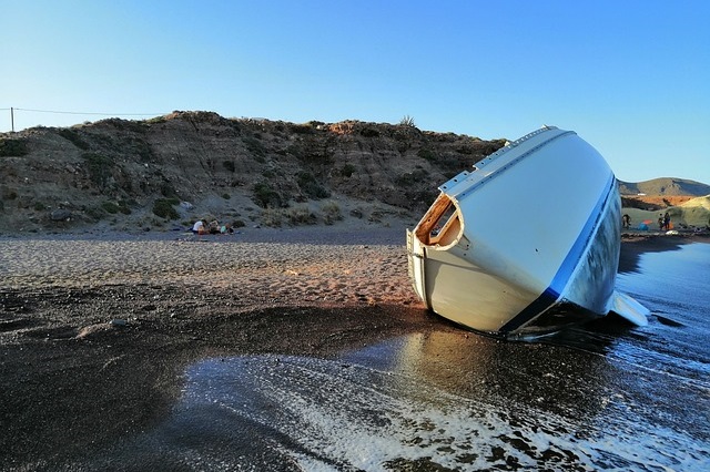 boat accident on the beach